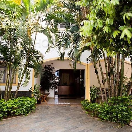 Hotel Santa Catarina Трес-Лагоас Экстерьер фото